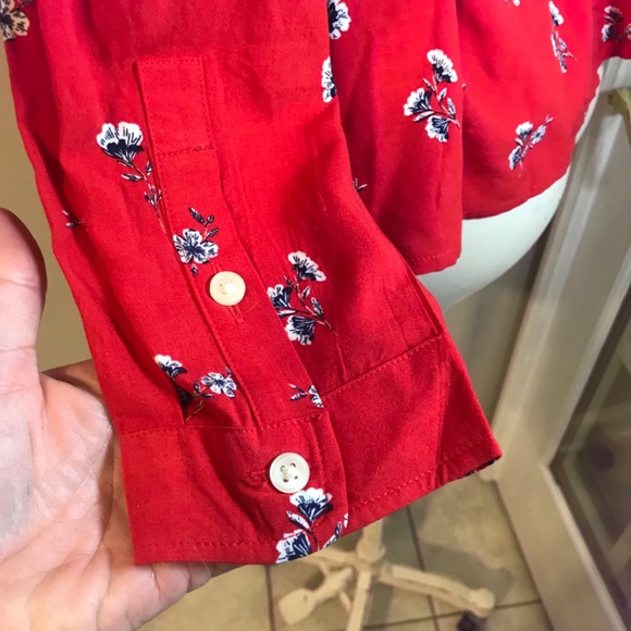 NWT Levi’s red floral viscose wrap top - Picture 8 of 16
